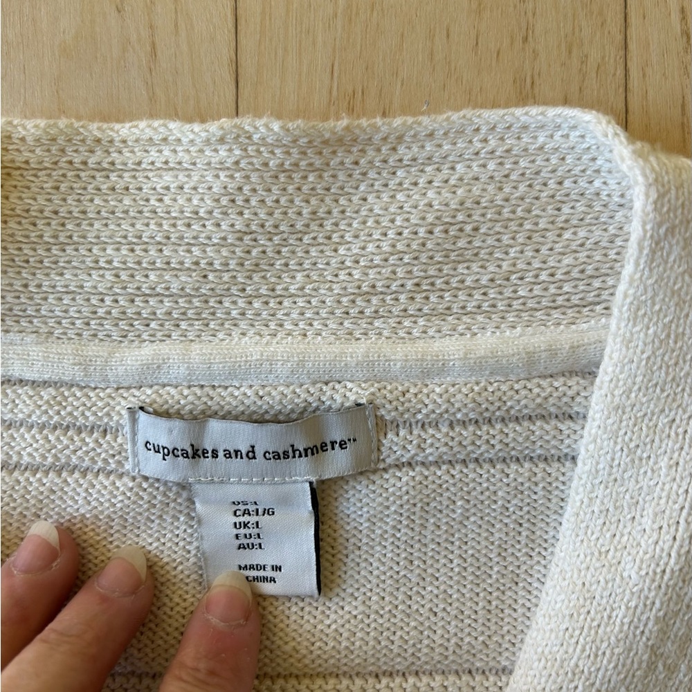 Women's Cupcakes & Cashmere Button Front V-Neck Ivory Cardigan Sweater Sz Large - Picture 7 of 9